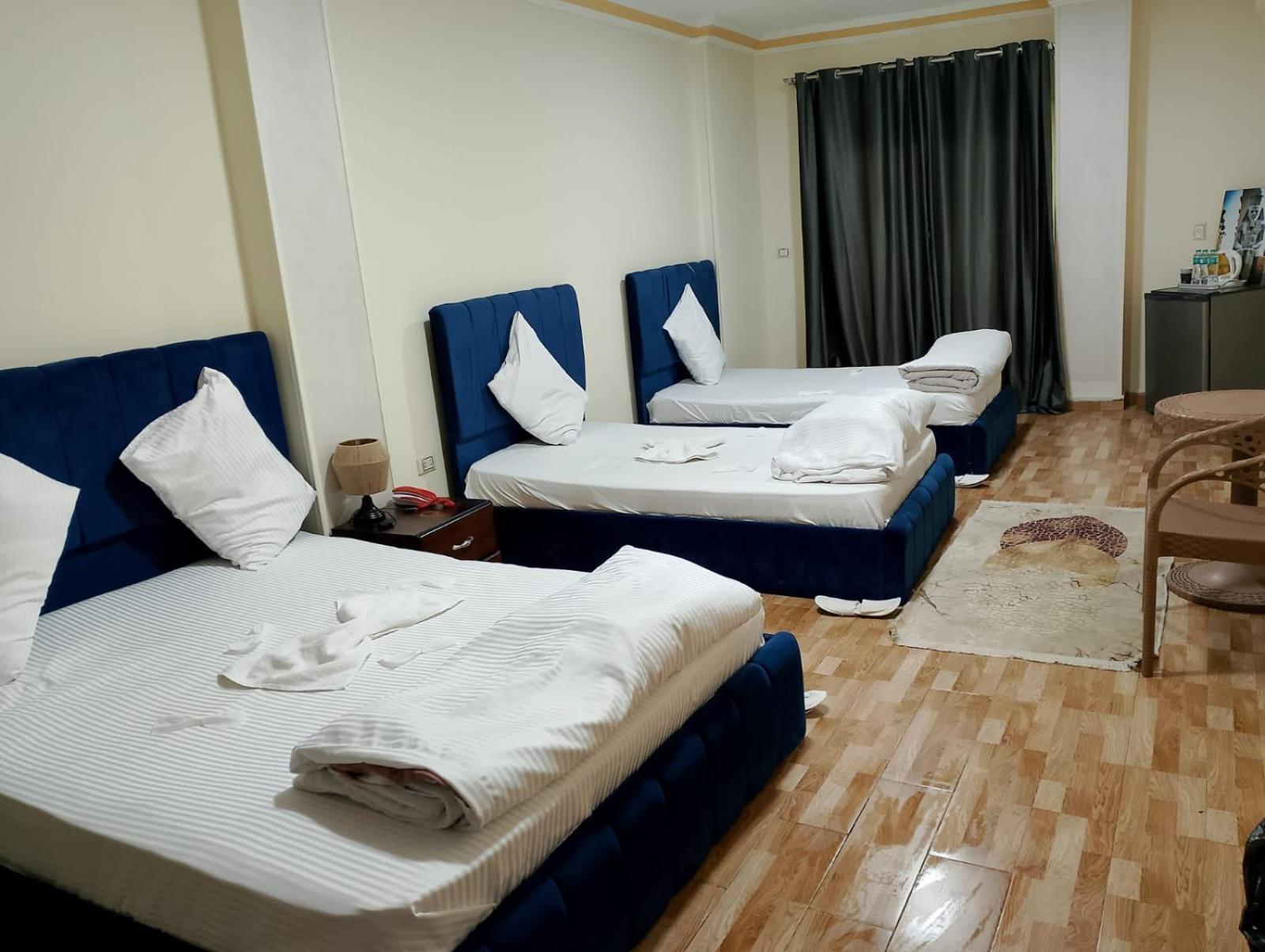 Pyramid Stars Inn Nazlet el-Sîsi Exterior photo