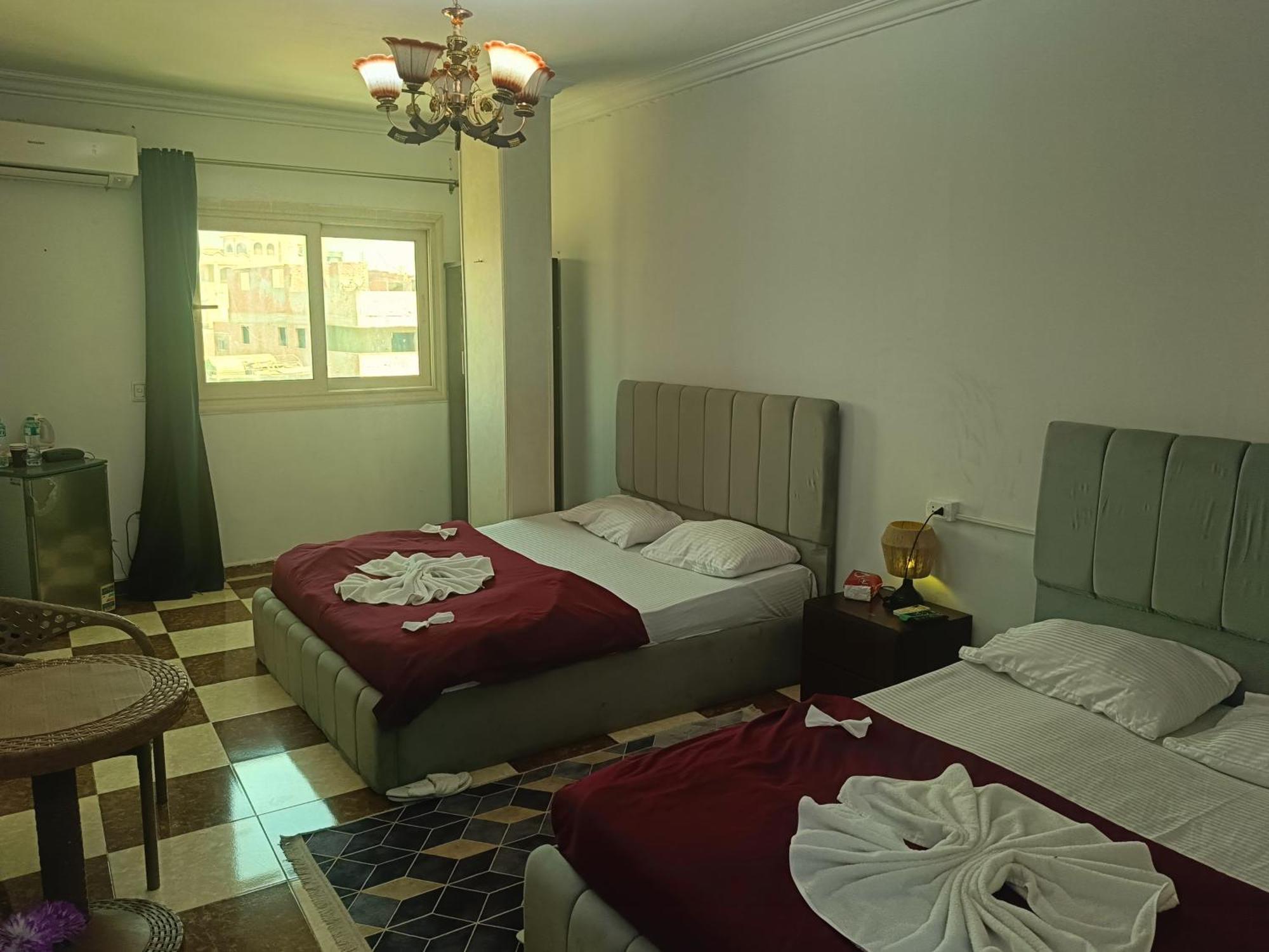 Pyramid Stars Inn Nazlet el-Sîsi Exterior photo